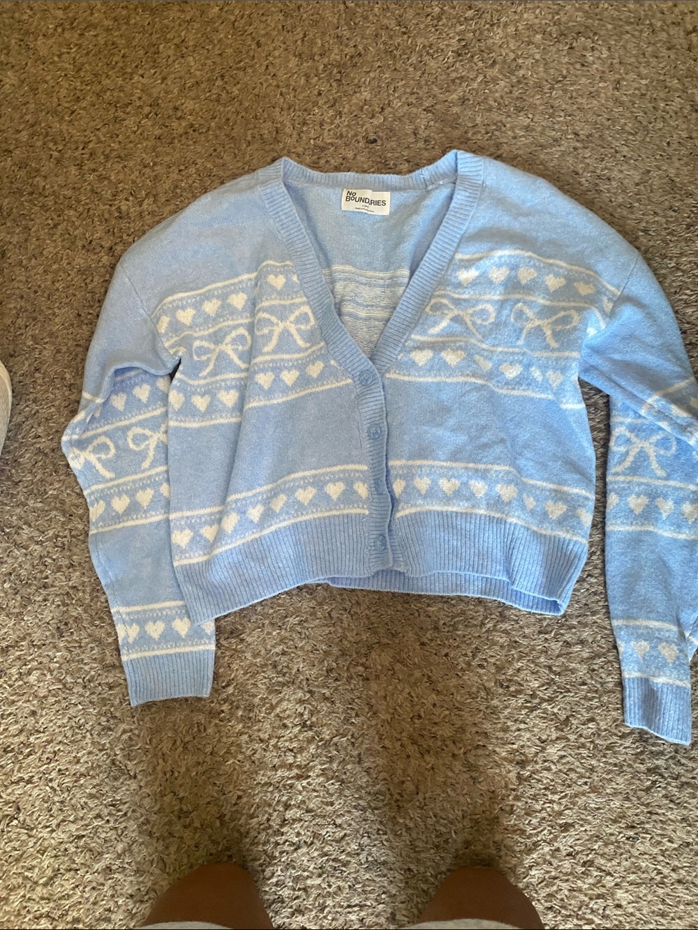 No Boundaries Light Blue Cropped V-Neck Cardigan with White Heart & Bow Pattern